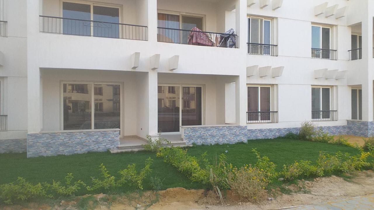 شاليه فرش فندقي بقرية بالميرا بيتش العين السخنه للعائلات Айн-Сохна Экстерьер фото