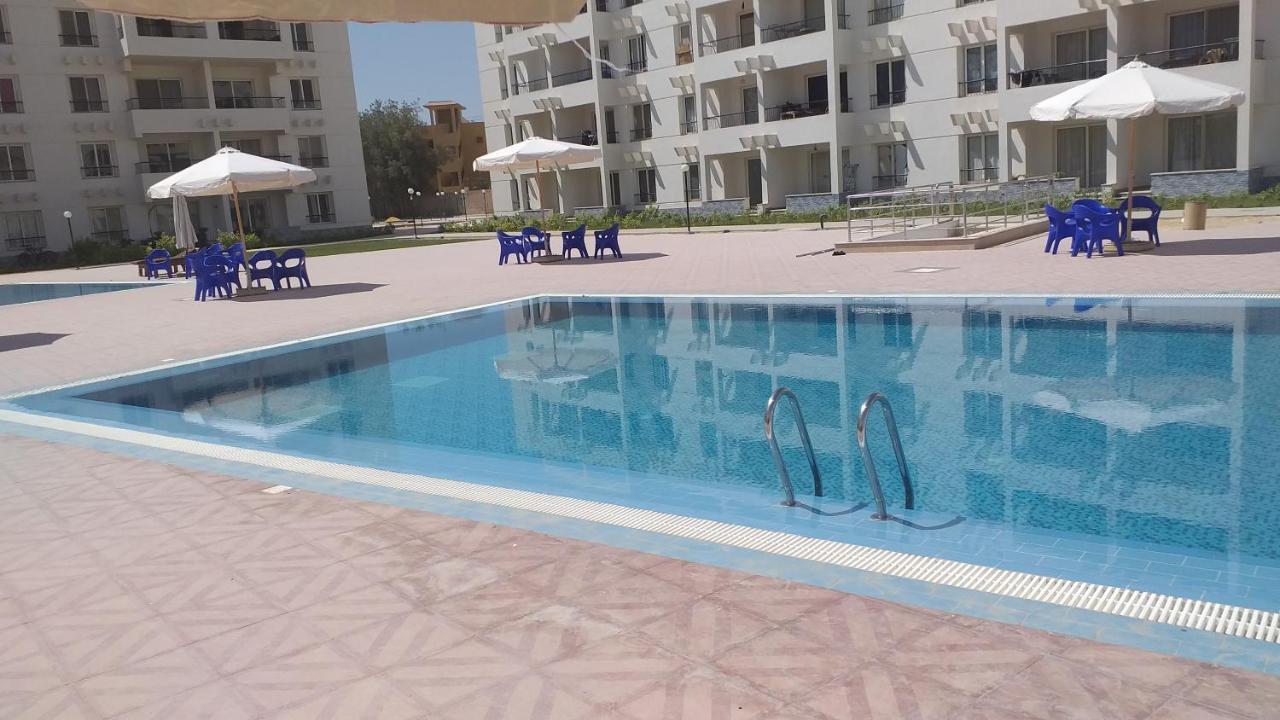 شاليه فرش فندقي بقرية بالميرا بيتش العين السخنه للعائلات Айн-Сохна Экстерьер фото