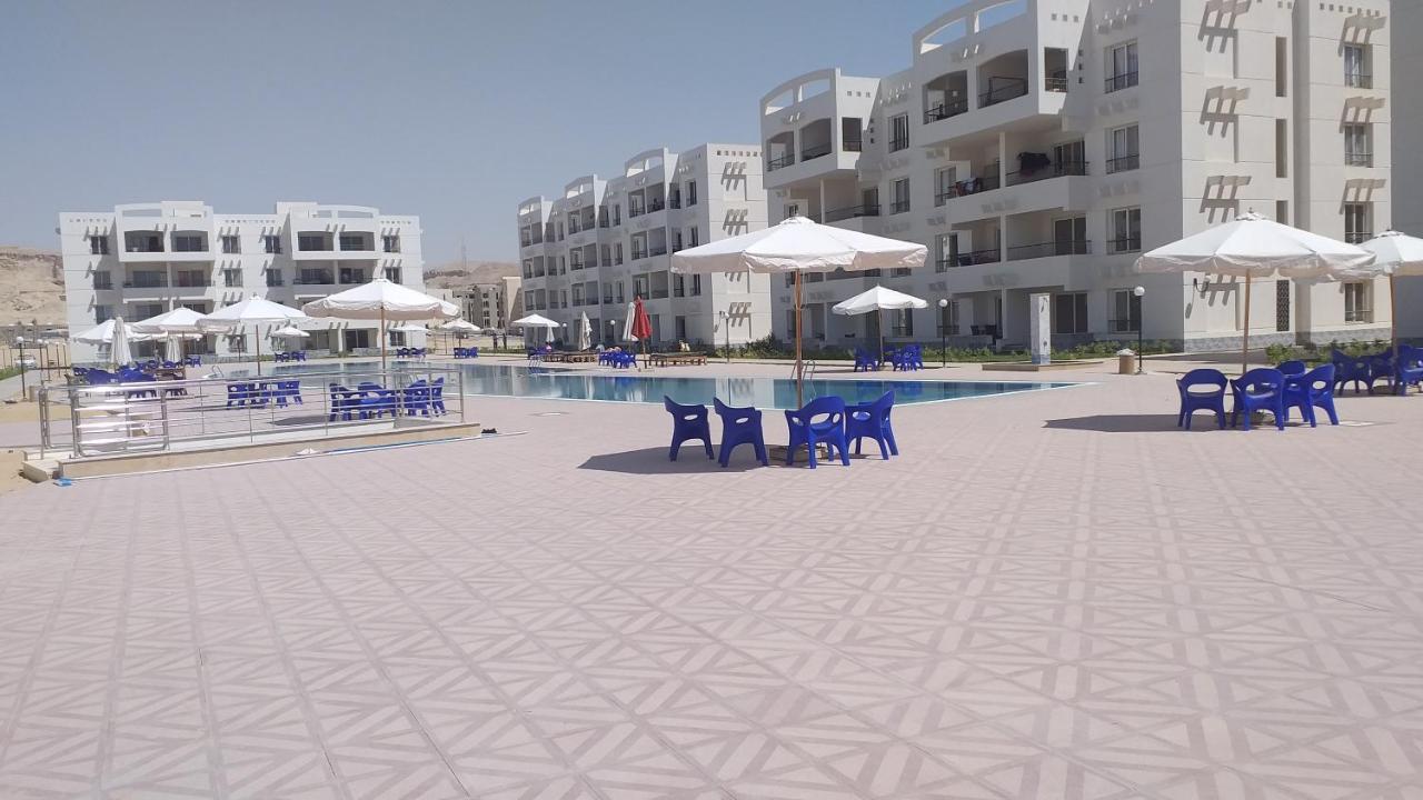 شاليه فرش فندقي بقرية بالميرا بيتش العين السخنه للعائلات Айн-Сохна Экстерьер фото